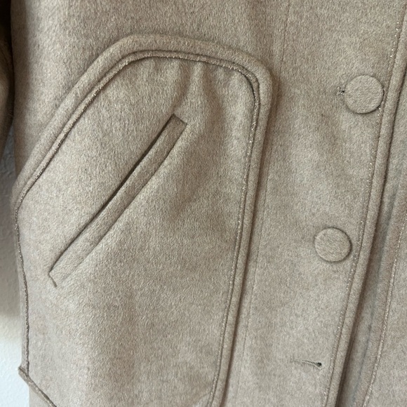 Gorgeous OVERSIZED new coat with detachable scarf NEW WITH TAGS Coat!! - Picture 7 of 7